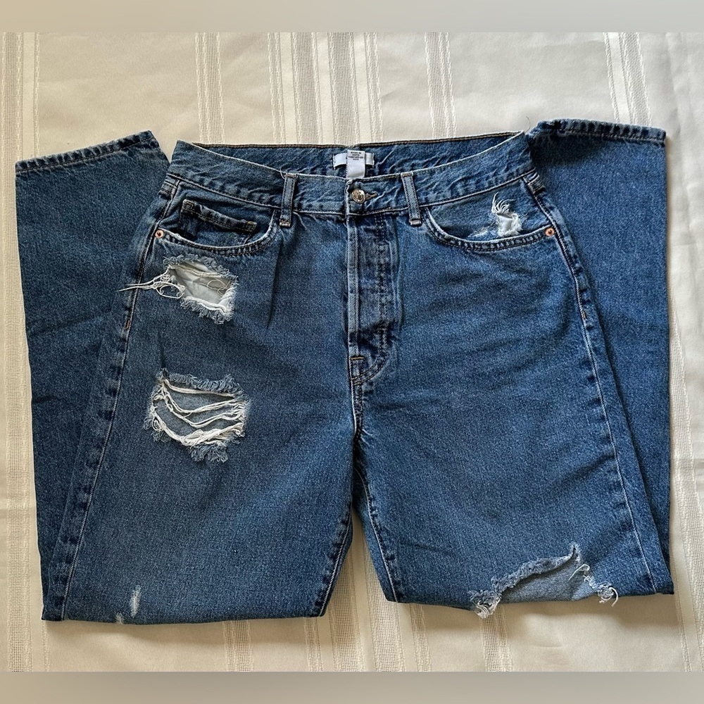 Forever 21 Women's Relaxed Blue Distressed Jeans - Picture 1 of 14